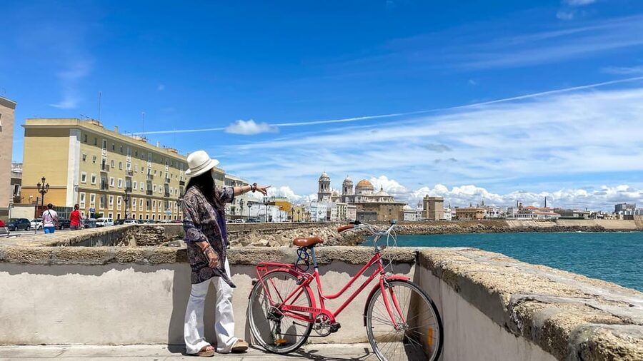 Cadiz: City Bike Tour - How long is 2.5 hours in practice?