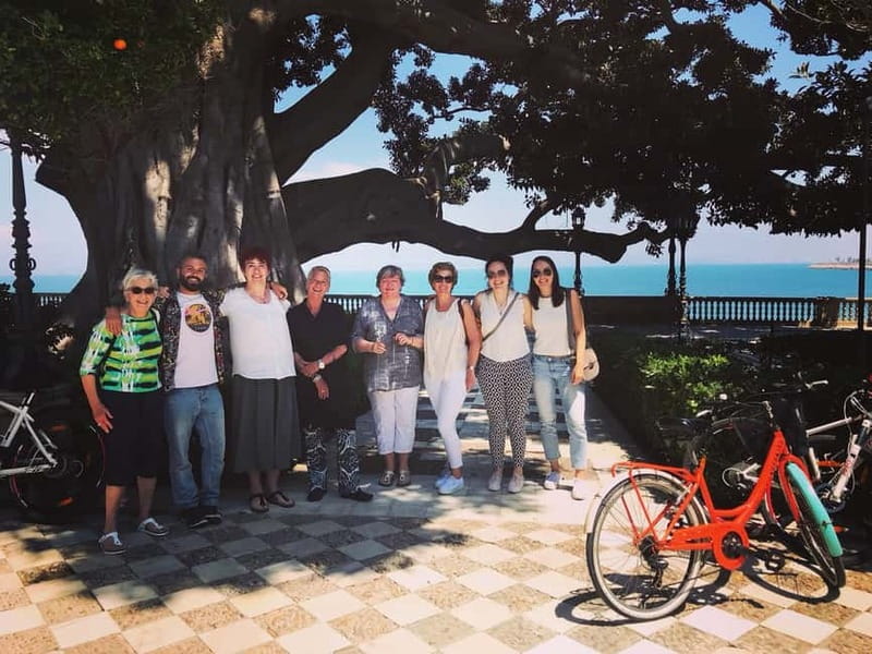 Cádiz: Guided Bike Tour - Forts, gardens, and Cádiz’s defensive edge