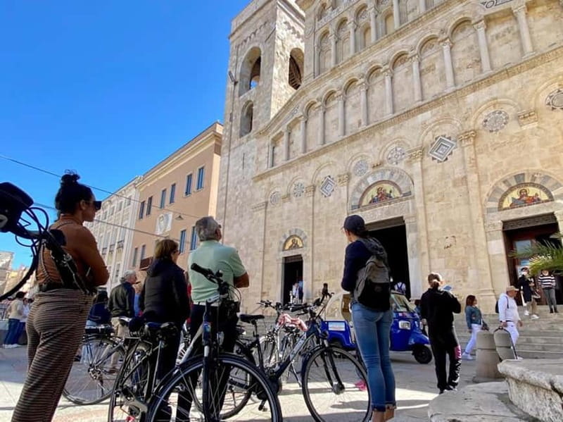 Cagliari: Old Town Guided E-Bike Tour - What the guide adds to the ride