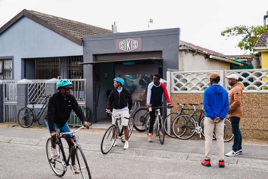 Cape Town: Cultural Bicycle Tour in Khayelitsha Township - Woodstock street art and everyday city life