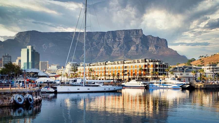 Cape Town: Half-Day e-Bike City Tour - Rolling through the V&A Waterfront and Yacht Marina