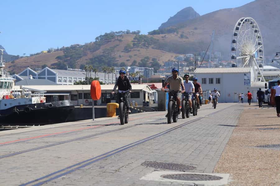 Cape Town: Half-Day e-Bike City Tour - Sea Point, the lighthouse, and Cape Town Stadium