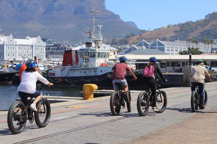 Cape Town: Half-Day e-Bike City Tour - The bikes, helmets, and safety question