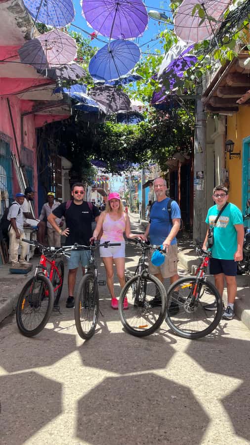 CARTAGENA: BIKE RIDE WITH LUNCH AT BOURDAIN'S FAVORITE SPOT - Starting at Edificio Luna del Mar