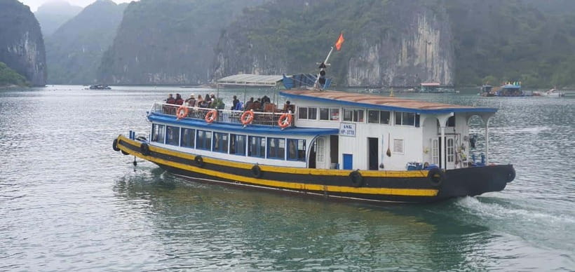 Cat Ba: Lan Ha, HaLong bay full day- biking, kayaking, lunch - Cycling through Viet Hai village