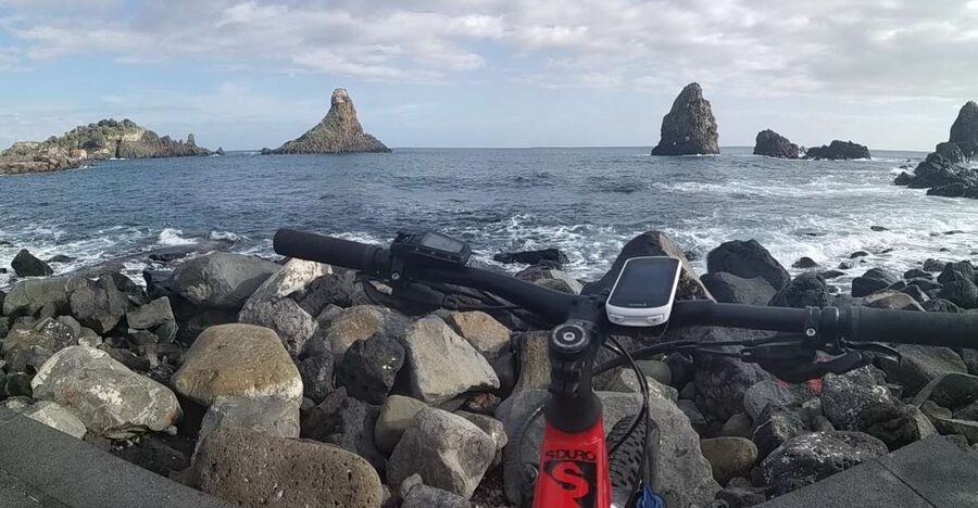 Catania: 4-Hour Guided Bike Tour - From Catania streets to the Ionian coast