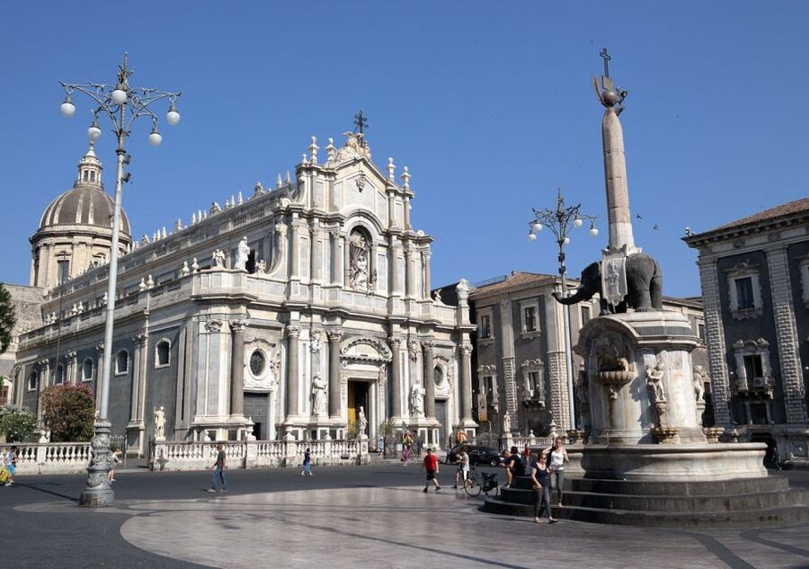 Catania: 4-Hour Guided Bike Tour - Aci Trezza and the Cyclopean Isles