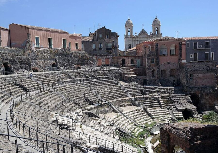 Catania: 4-Hour Guided Bike Tour - Catanias first hour on two wheels