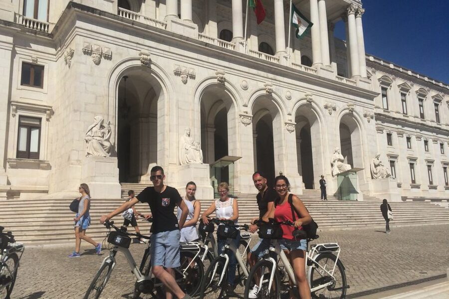 Central Lisbon 3-Hour Guided E-Bike Tour - Timing, weather, and what to bring