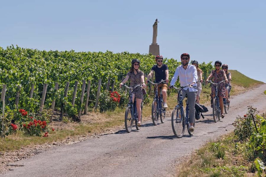 Champagne: E-Bike Champagne Day Tour with Tastings and Lunch - Lunch, cellar, and four wines at Le Clos Corbier