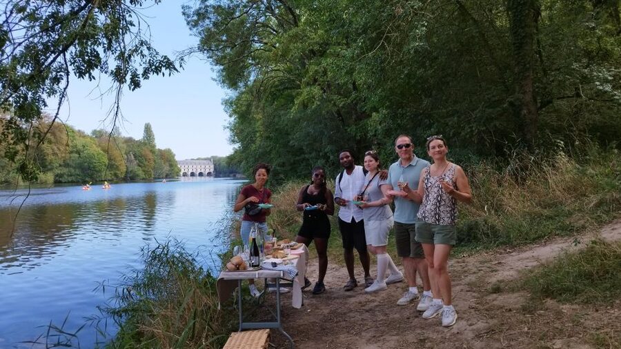Chenonceau: E-Bike Guided Tour & Gourmet Picnic Lunch - The picnic: local food with a view