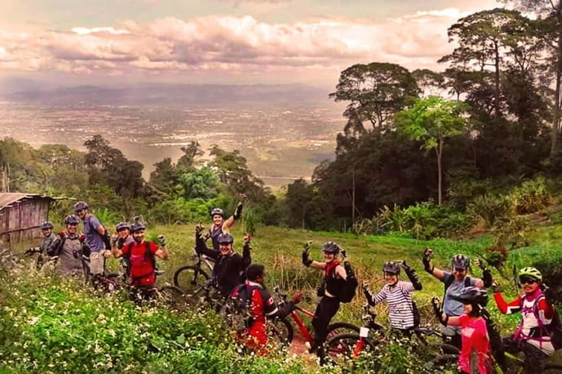Chiang Mai: 20km Downhill Mountain Biking Challenge Suthep M - The mountain transfer and safety briefing