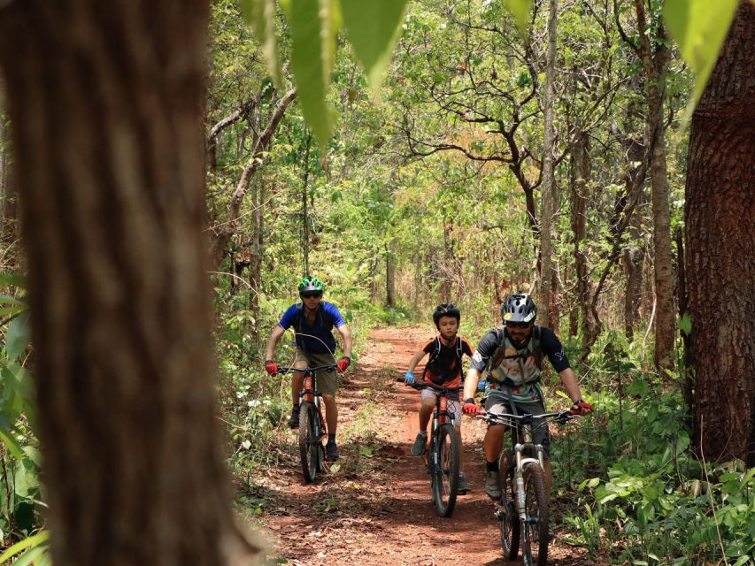 Chiang Mai: Boat Ride and Cycling Tour to Sticky Waterfall - What to bring and what to wear
