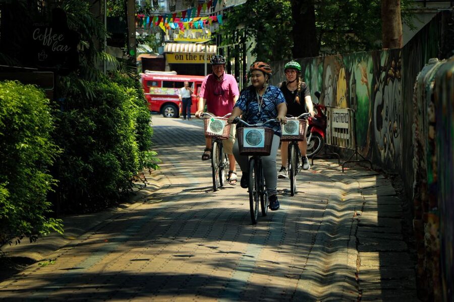 Chiang Mai: Half-Day Old Town Cycling Tour - Who should book this cycling tour?