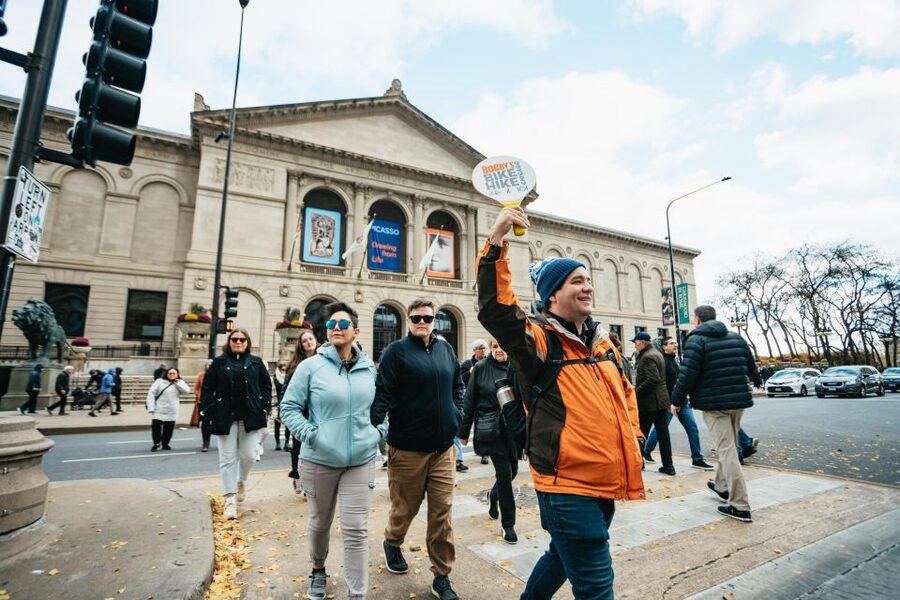 Chicago: Classic Food & Walking Tour with Free Bike or Kayak - Five Chicago bites that add up to a meal