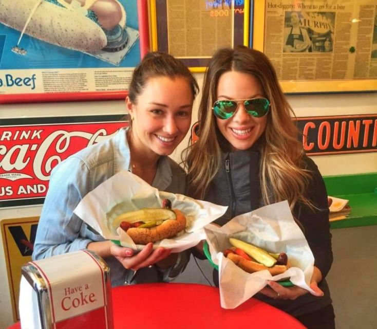 Chicago: Classic Food & Walking Tour with Free Bike or Kayak - Brownie, popcorn, and the final food stops