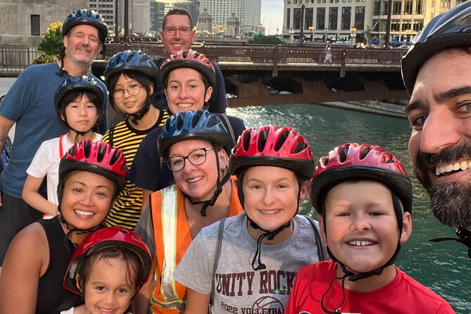 Chicago Family Food and Bike Tour with Top Attractions - Gold Coast mansions and the city’s polished side