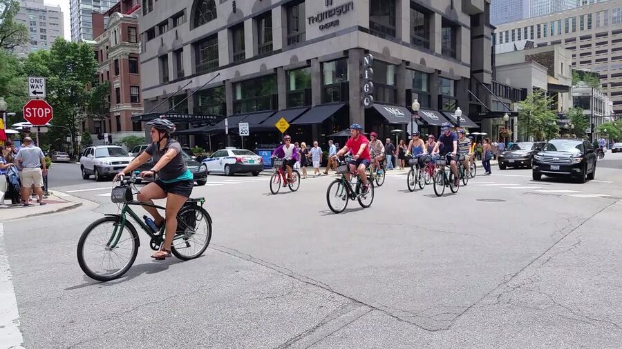 Chicago: Full-Day or Half-Day Bike Rental - Grant Park and the fountains of Museum Campus