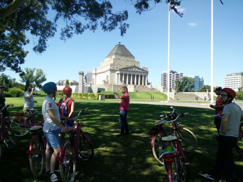 Classic Melbourne Bike tour - Fitzroy brings lunch and a neighborhood change