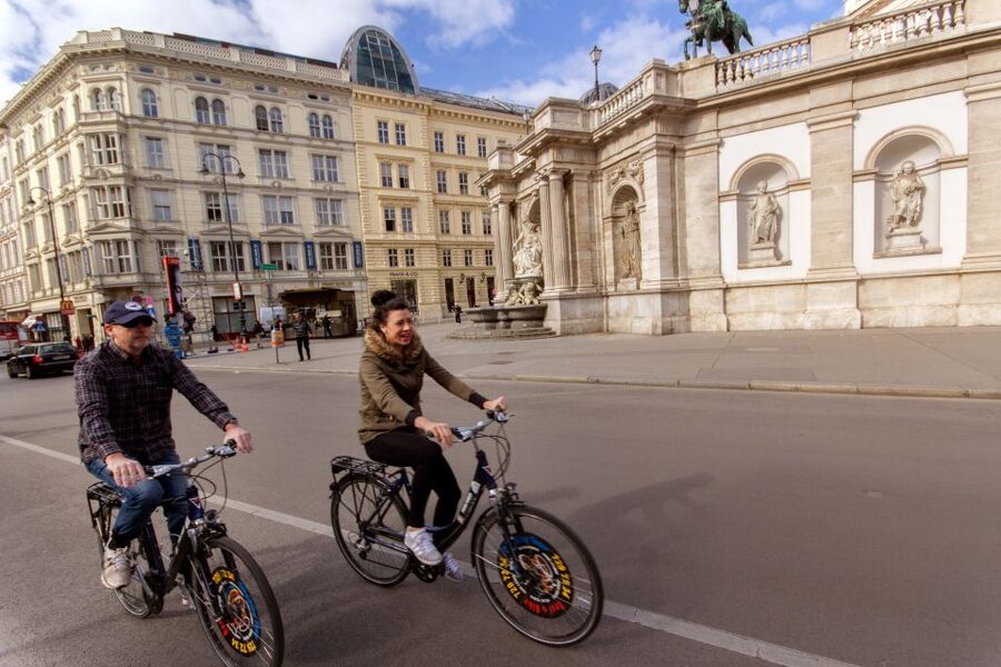 Classic Vienna: 3-Hour Guided Bike Tour - Why a bicycle works so well in Vienna