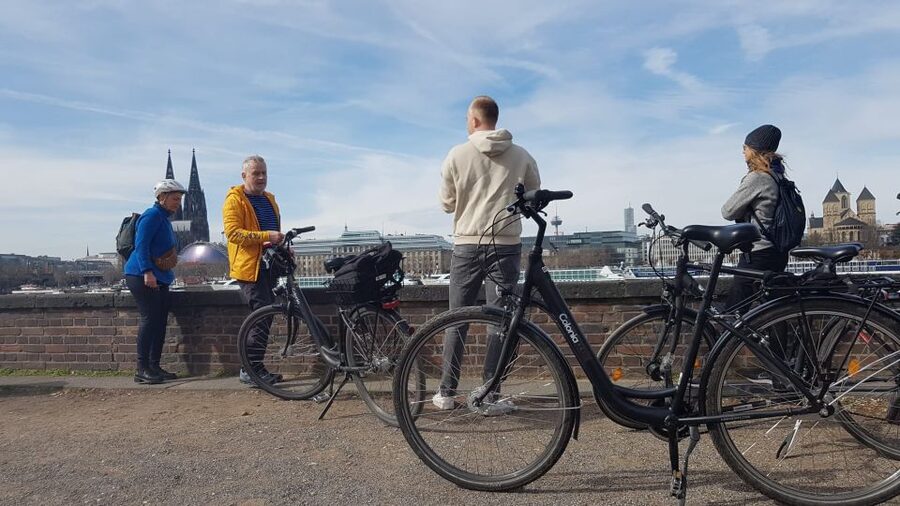 Cologne: 3-Hour Guided Bike Tour - Rheinauhafen and the Crane Houses