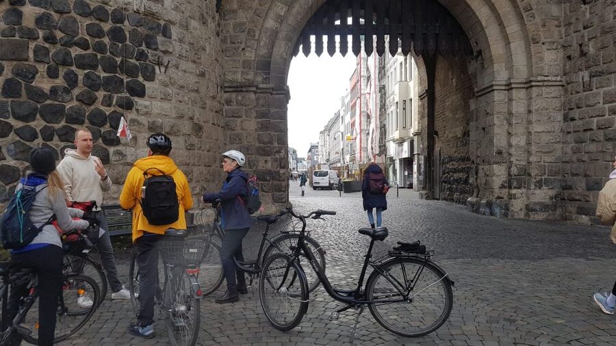 Cologne: 3-Hour Guided Bike Tour - The Rhine ride back north