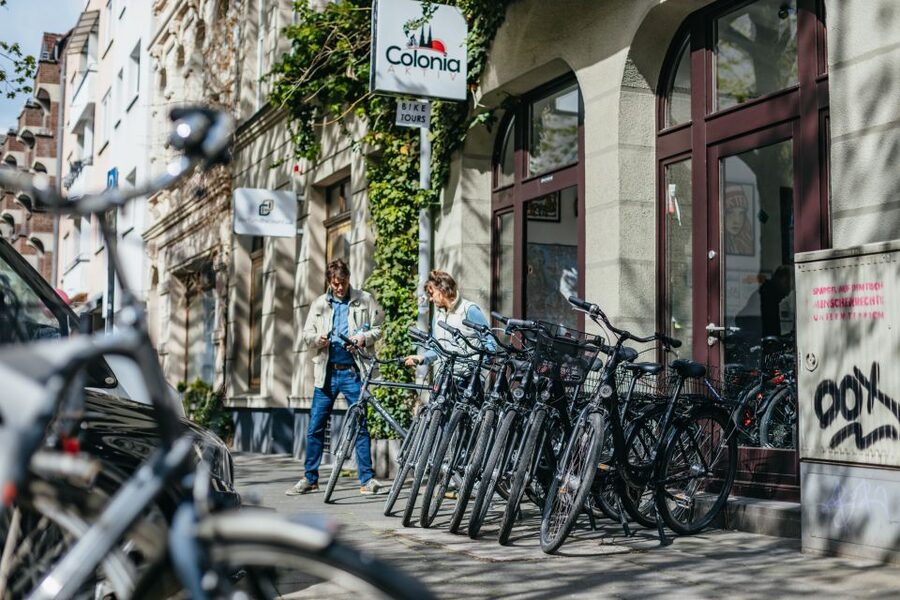 Cologne: Ehrenfeld Street Art Bike Tour - Aachener Weiher and the spaces between the walls