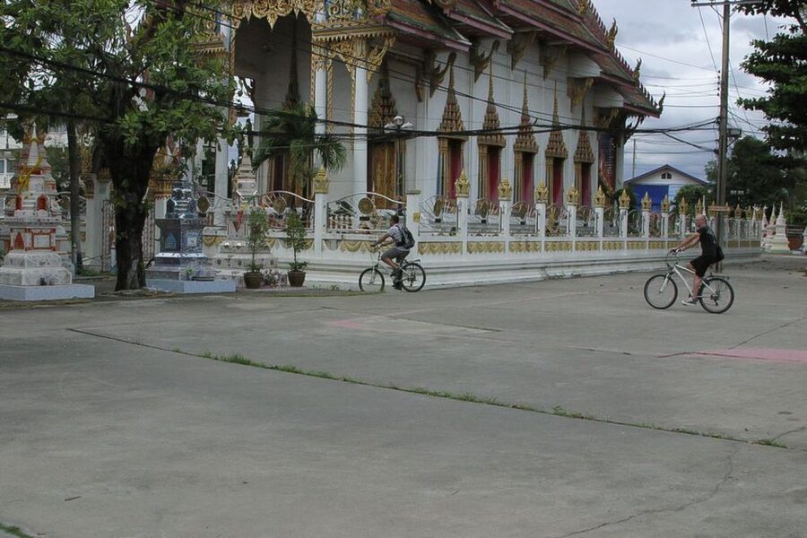 Colors Of Bangkok: 4-Hour Small Group Bike Tour - How difficult is the cycling?