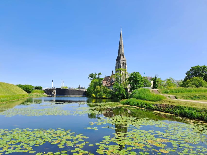 Copenhagen: 2,5-Hour 'Must See' Bike Tour with a Local Guide - City Hall gives you a quick start