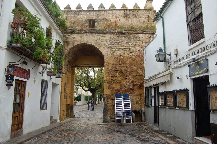 Cordoba: Bike Tour (E-Bike Available) - Small details that make a difference