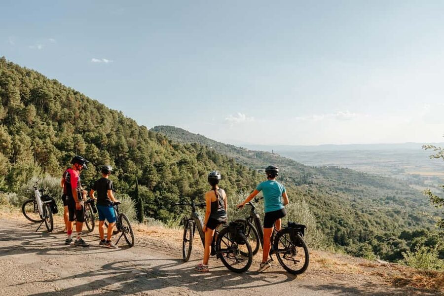 Cortona: Guided E-Bike Tour of Tuscany's Hidden Gem - Starting at Via Dardano and learning the bike