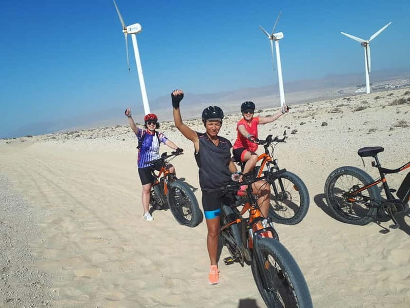Costa Calma: E-bike Tour/E-scooter - Who will enjoy this ride most