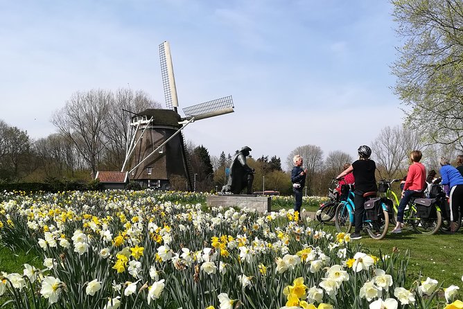 Countryside Bike Tour from Amsterdam: Cheese, Clogs & a Windmill - Waterland’s open fields and narrow canals