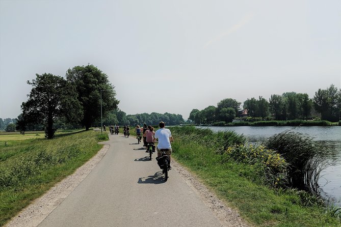 Countryside Bike Tour from Amsterdam: Cheese, Clogs & a Windmill - Choosing between the standard bike and the e-bike