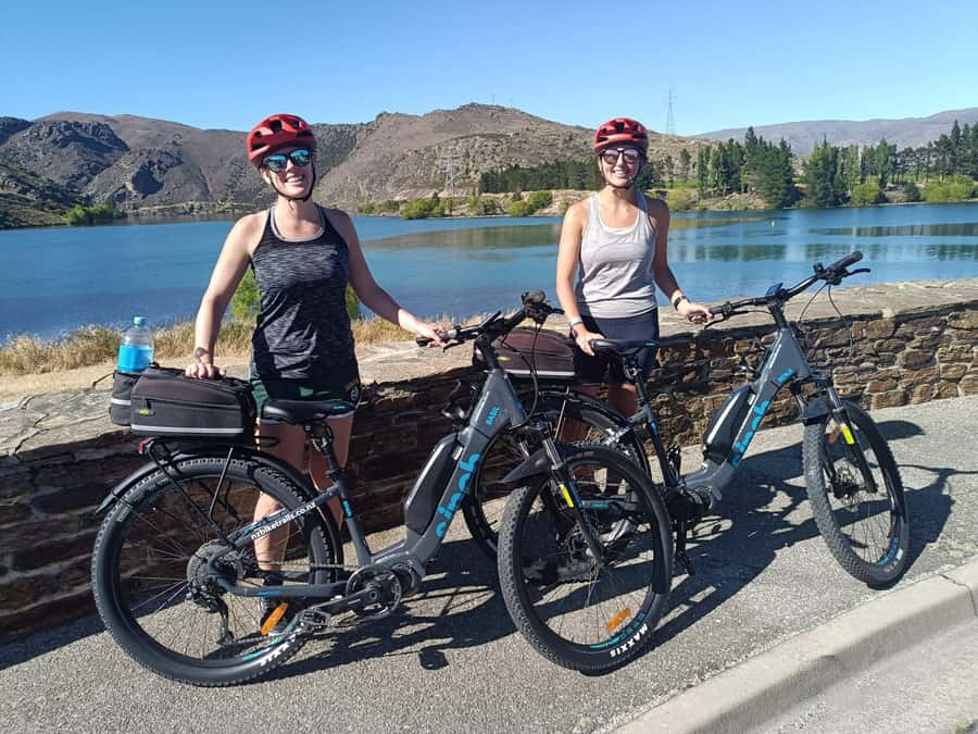 Cromwell: Lake Dunstan Trail Bike Rental and Luxury Shuttle - Meeting at the Junction Lookout in Cromwell