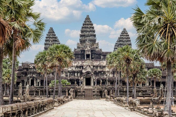 Cycle the Angkor Backroads with lunch / E-Bike or Tuk Tuk - Why see Angkor by bicycle?