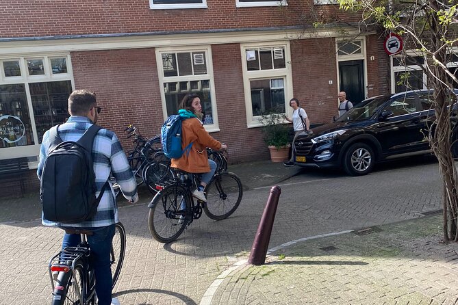 Daily group bike tour in Spanish. - Why this Spanish-language ride works well in Amsterdam