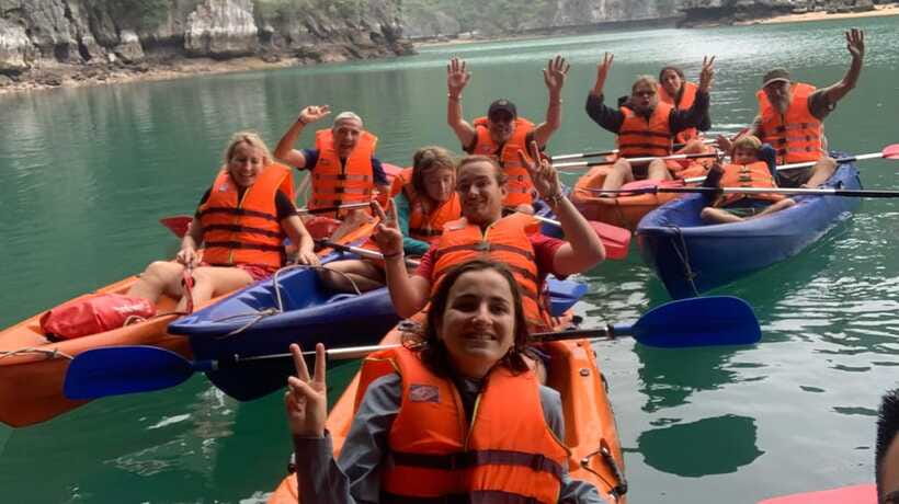 Đảo Cát Bà : 1Day Kayaking,Swimming,Cycling,Snorkeling,Lunch - Cycling from Viet Hai Harbour to Viet Hai village