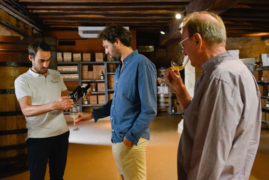 Dijon/Beaune: Full day Ebike Burgundy tour, tastings & lunch - Meursault, where the riding begins