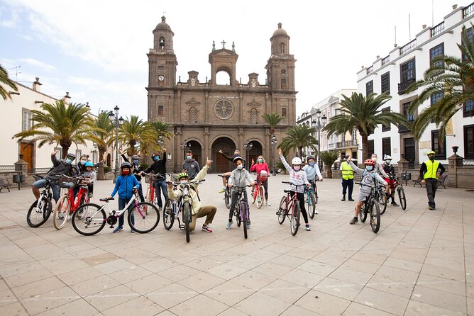 Discover Las Palmas City by Bike in 4 hours - Meeting José near Poema del Mar