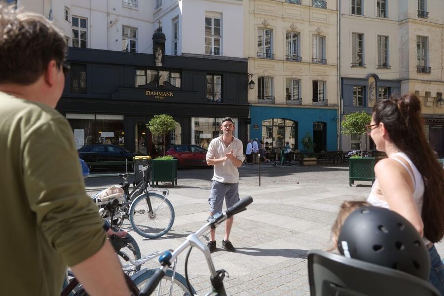 Discover Paris by bike - Palais-Royal and the Louvre, Paris in its grandest form