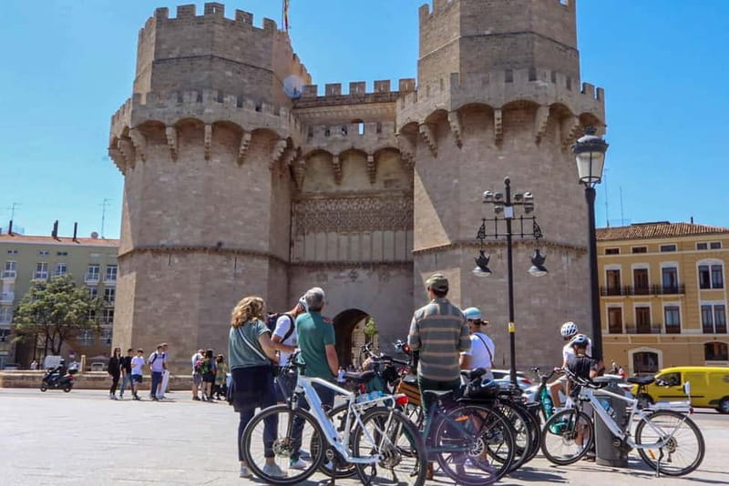 Discover Valencia by bike – Dutch-speaking tour - The City of Arts and Sciences makes the big finish