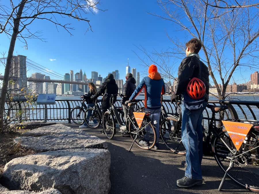 Downtown Bike Tour with Stylish Dutch Bikes or E-bikes! - Returning to Brooklyn Heights