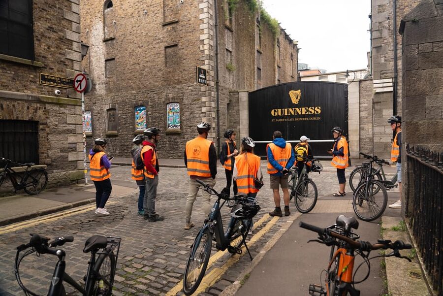 Dublin: Bike & E-Bike Tour with a Local Guide - Why a bike is a smart first look at Dublin