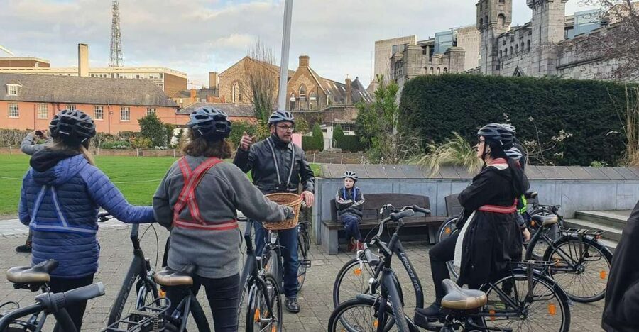 Dublin: Guided Bike & E-Bike Tour - From Whitefriar Place to Dublin’s canals