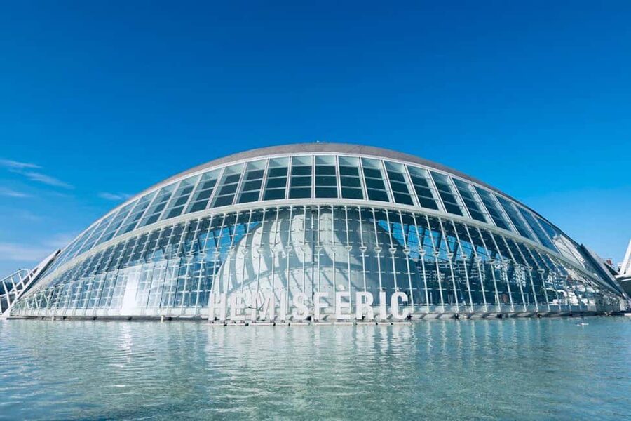 Dutch-Style Bike Tour in Valencia - Old-town lanes and the first feel of Valencia
