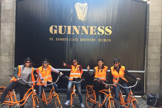 E-Bike & Bike Tour with a Local Guide in Dublin - A fast-moving introduction to central Dublin