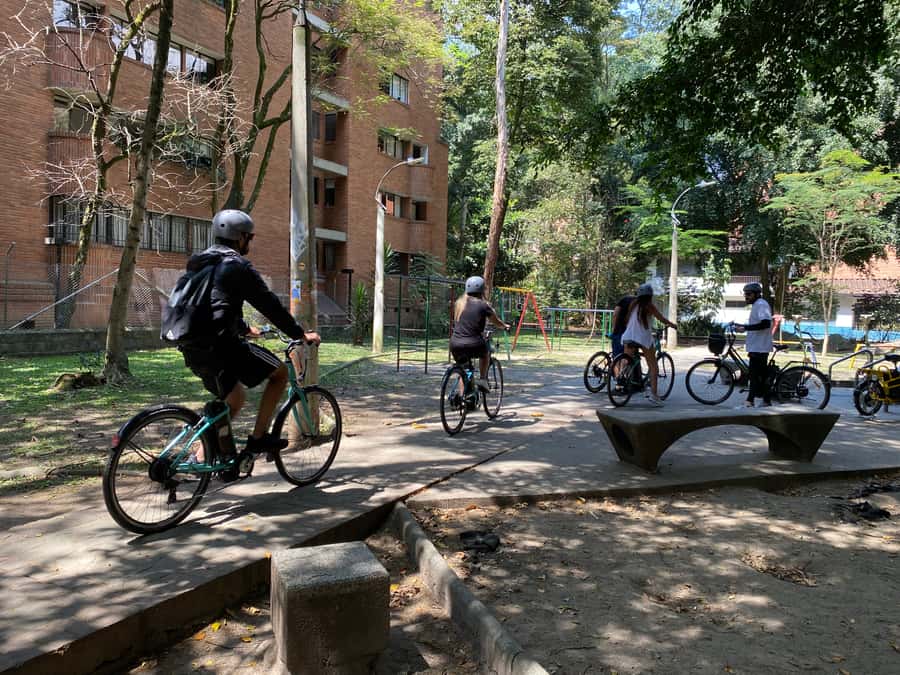 E-Bike City Tour Medellin with Local beer and Snacks - Plaza Botero and the central city