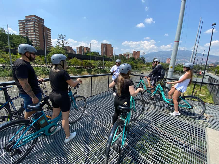 E-Bike City Tour Medellin with Local beer and Snacks - Pueblito Paisa and the best city photographs