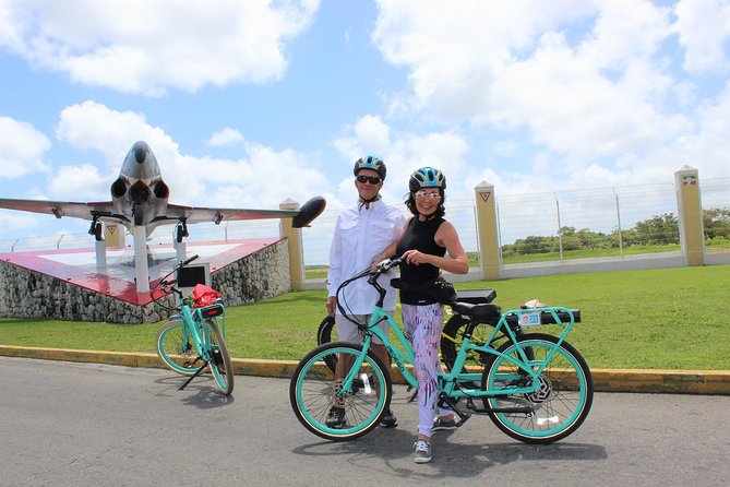 E-Bike City Tour though Cozumel & Taco Tasting Tour - The beach break at Sand Dollar Sports